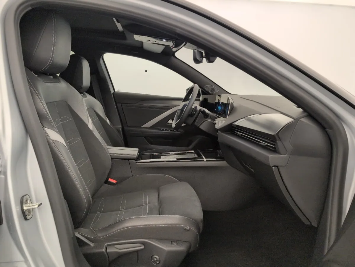 Acheter une opel 1.2 Turbo 130 ch BVA8 GS d’occasion avec 28643km disponible immédiatement - photo 9