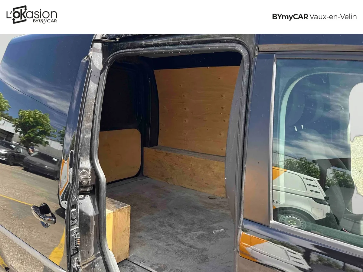 VOLKSWAGEN CADDY VAN BUSINESS LINE - photo 13