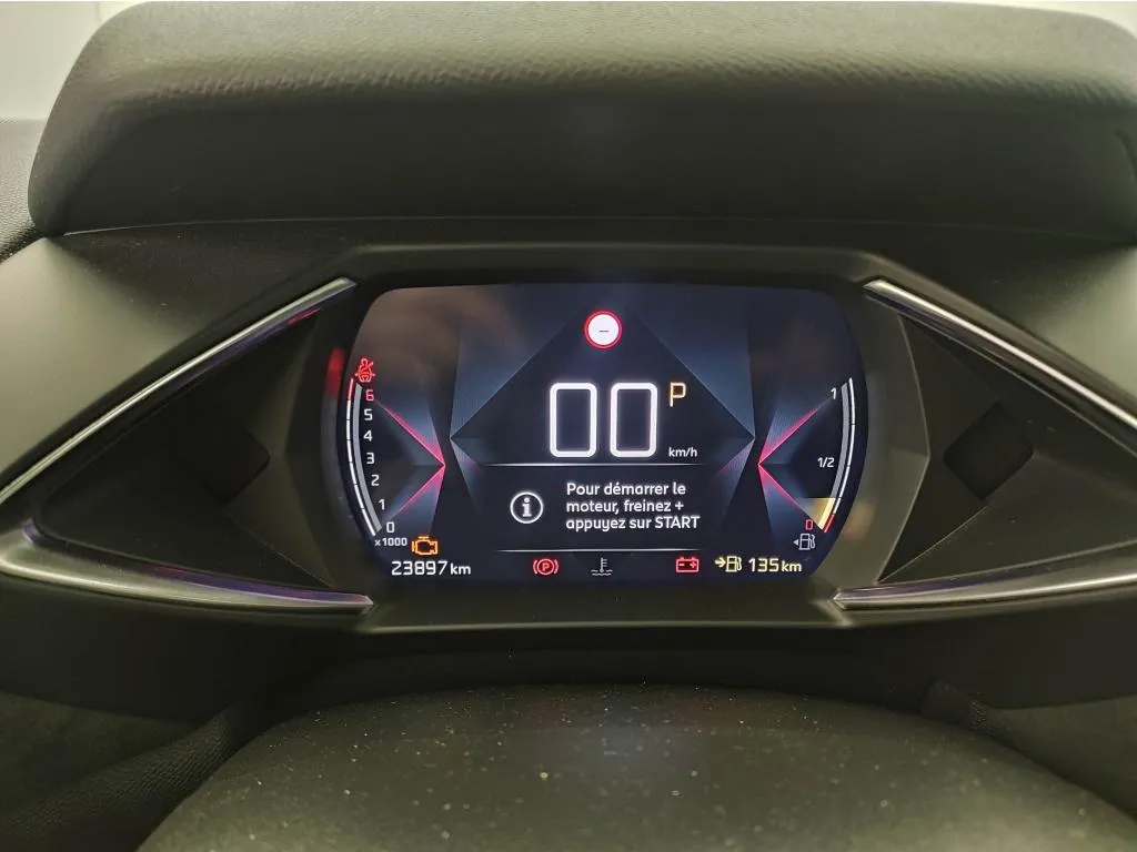 Acheter une ds DS DS3 Crossback PureTech 130 EAT8 Performance Line d’occasion avec 27200km disponible immédiatement - photo 12