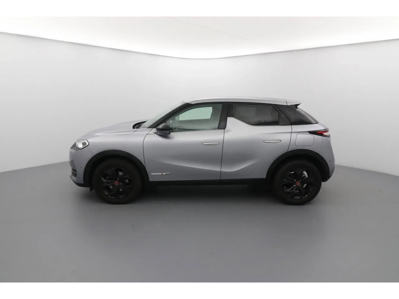Acheter une ds DS DS3 Crossback PureTech 130 EAT8 Performance Line d’occasion avec 27200km disponible immédiatement - photo 4