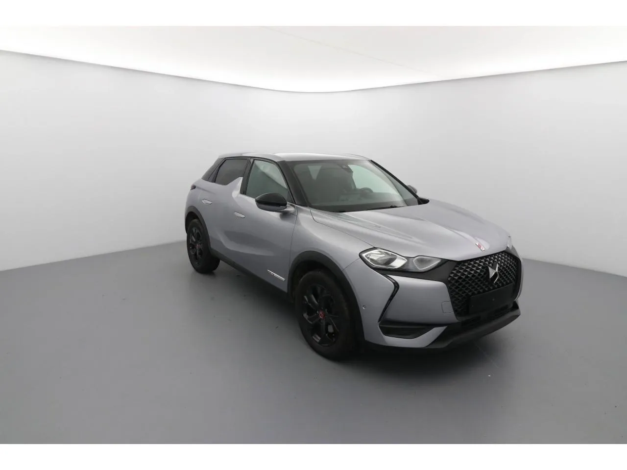 Acheter une ds DS DS3 Crossback PureTech 130 EAT8 Performance Line d’occasion avec 27200km disponible immédiatement - photo 3