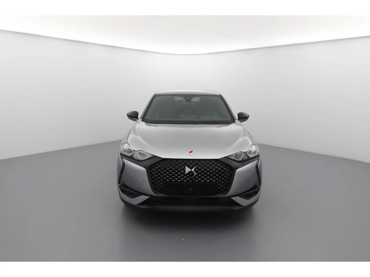 Acheter une ds DS DS3 Crossback PureTech 130 EAT8 Performance Line d’occasion avec 27200km disponible immédiatement - photo 2
