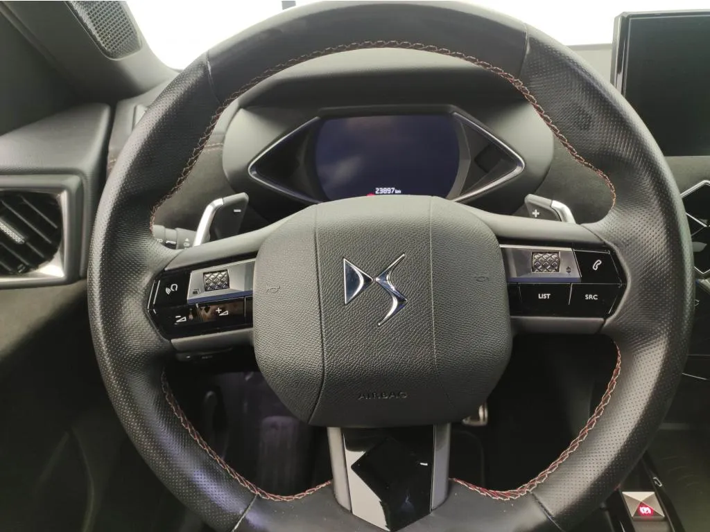 Acheter une ds DS DS3 Crossback PureTech 130 EAT8 Performance Line d’occasion avec 27200km disponible immédiatement - photo 9