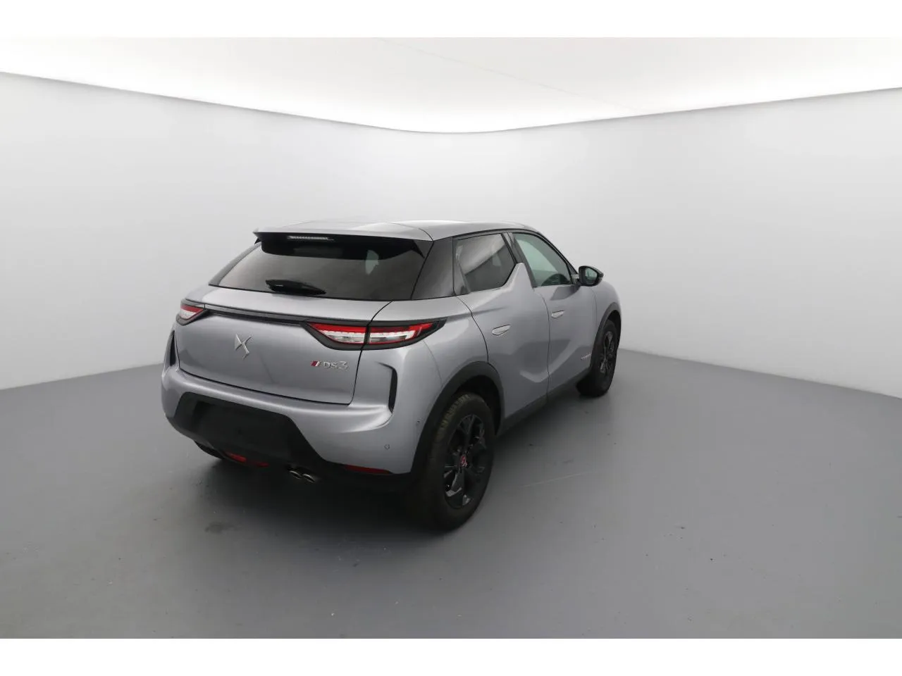 Acheter une ds DS DS3 Crossback PureTech 130 EAT8 Performance Line d’occasion avec 27200km disponible immédiatement - photo 5