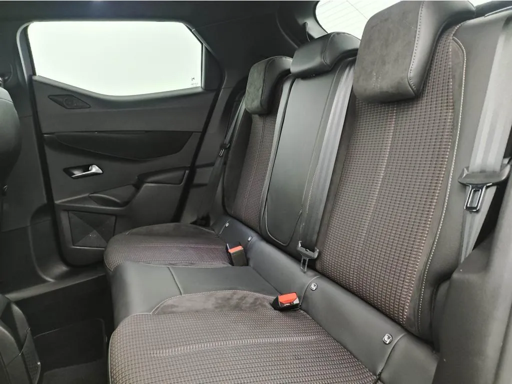 Acheter une ds DS DS3 Crossback PureTech 130 EAT8 Performance Line d’occasion avec 27200km disponible immédiatement - photo 11